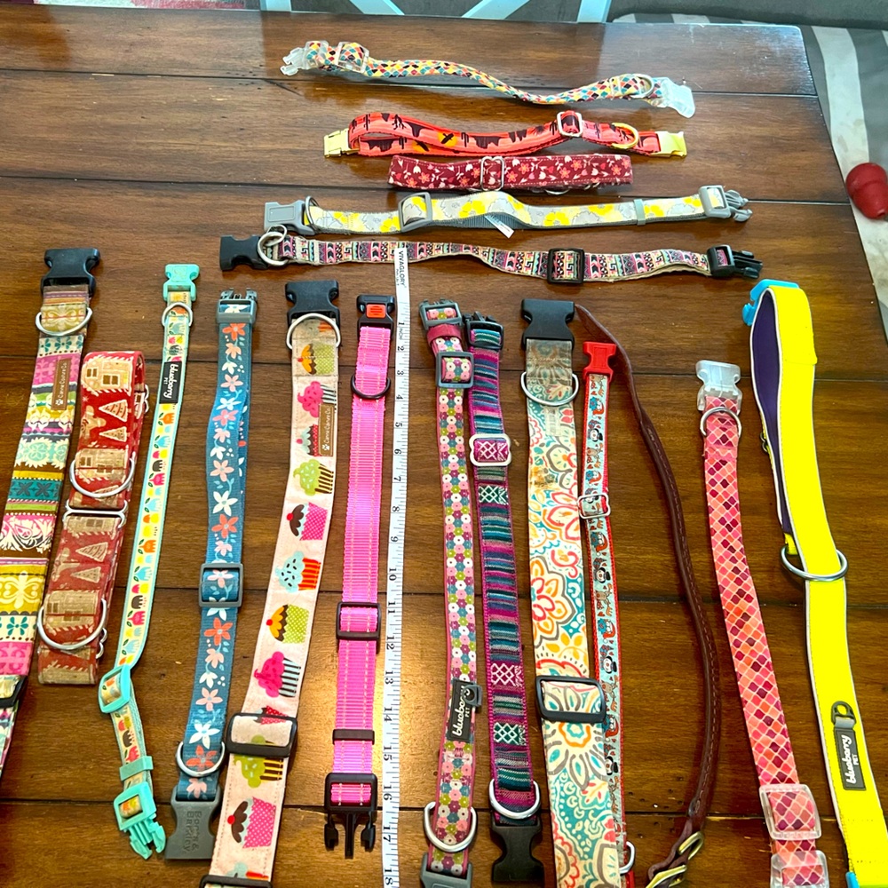 Lot of 18 dog collars that fit medium/large dogs